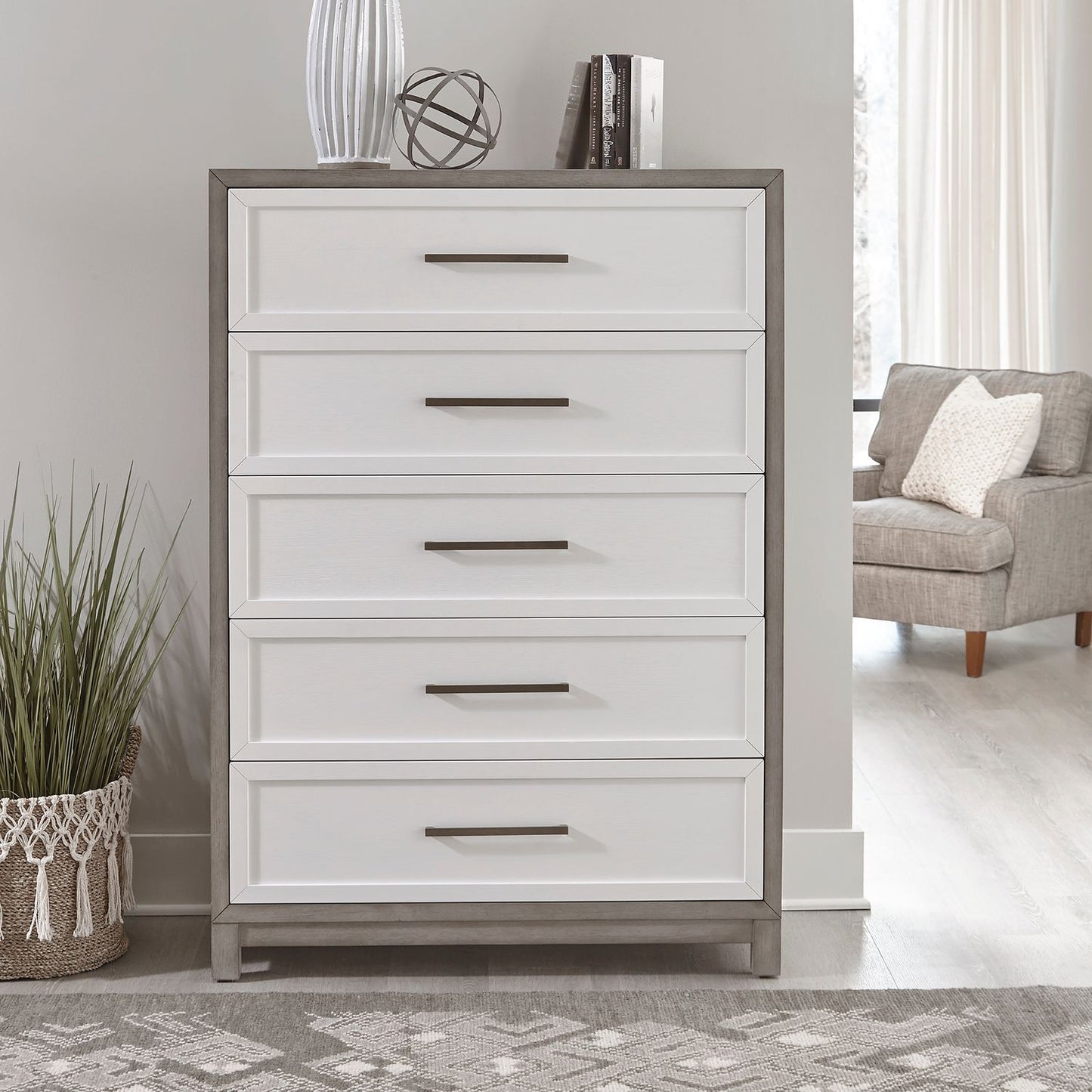 Palmetto Heights - 5 Drawer Chest